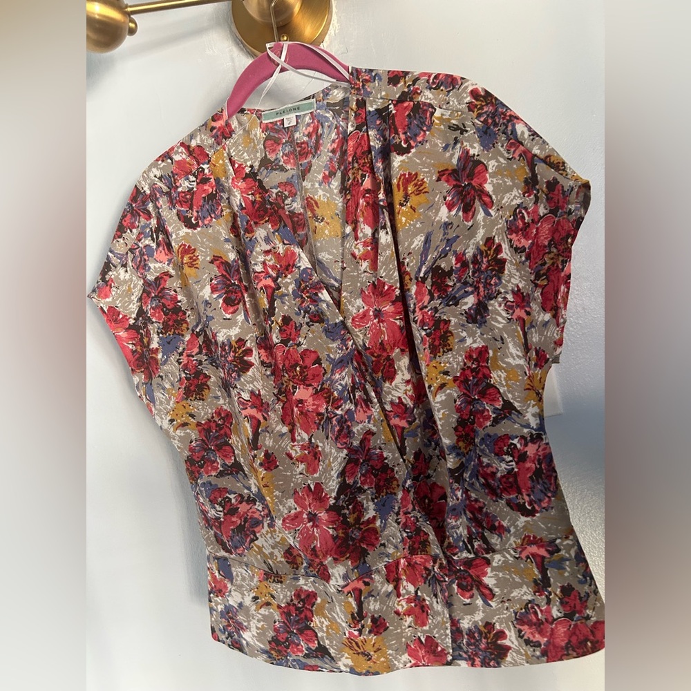 Floral wrap, shirt, like new condition by Pleione Anthropologie